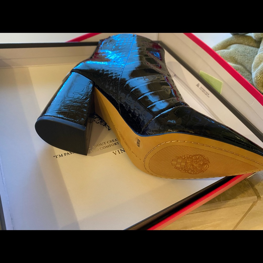 Boots - Picture 3 of 4